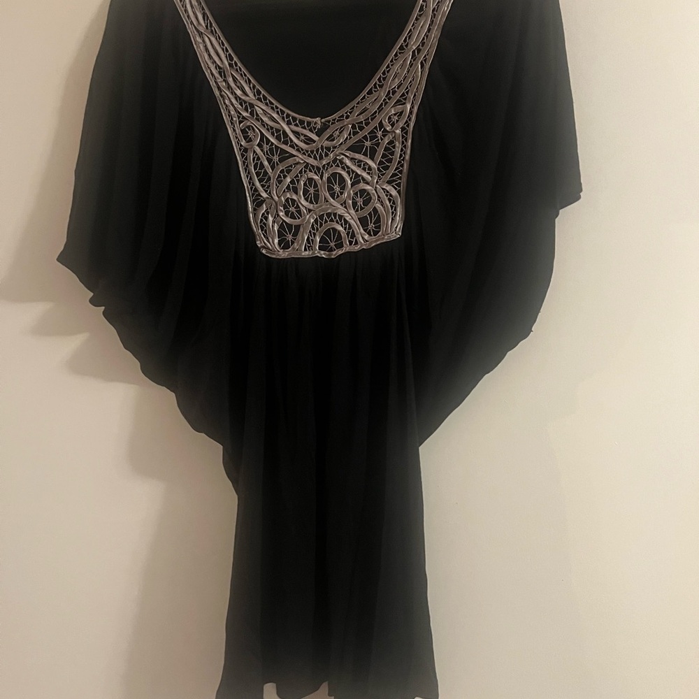 Forever 21 Black and silver Top